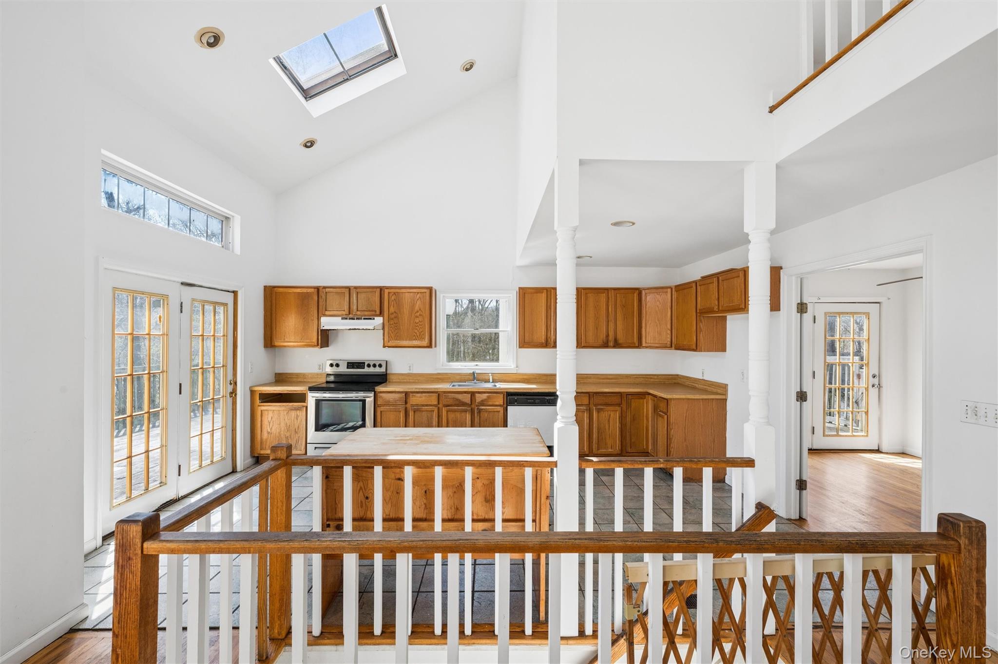 221 E Montauk Highway Property Photo 12