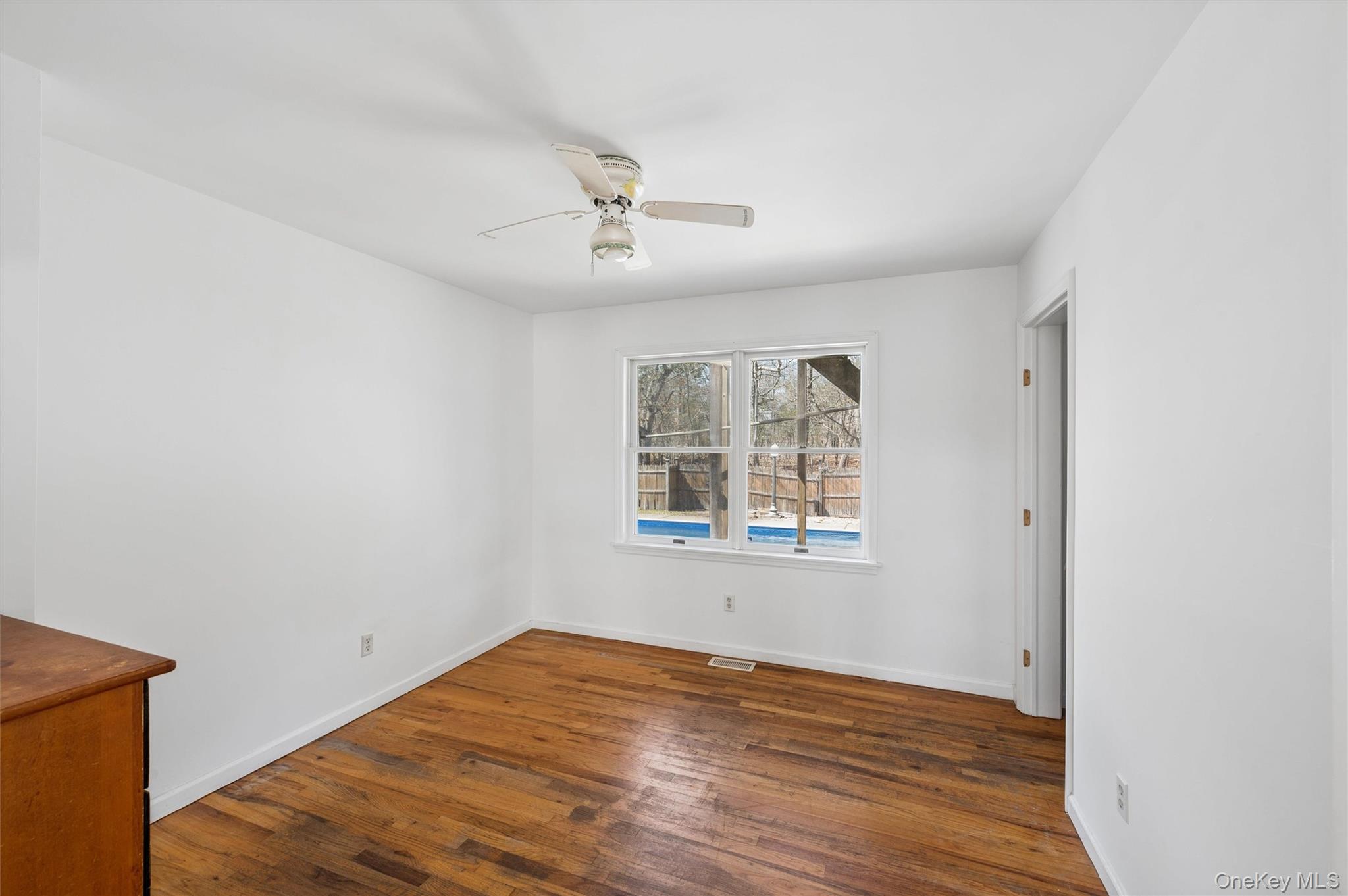 221 E Montauk Highway Property Photo 14