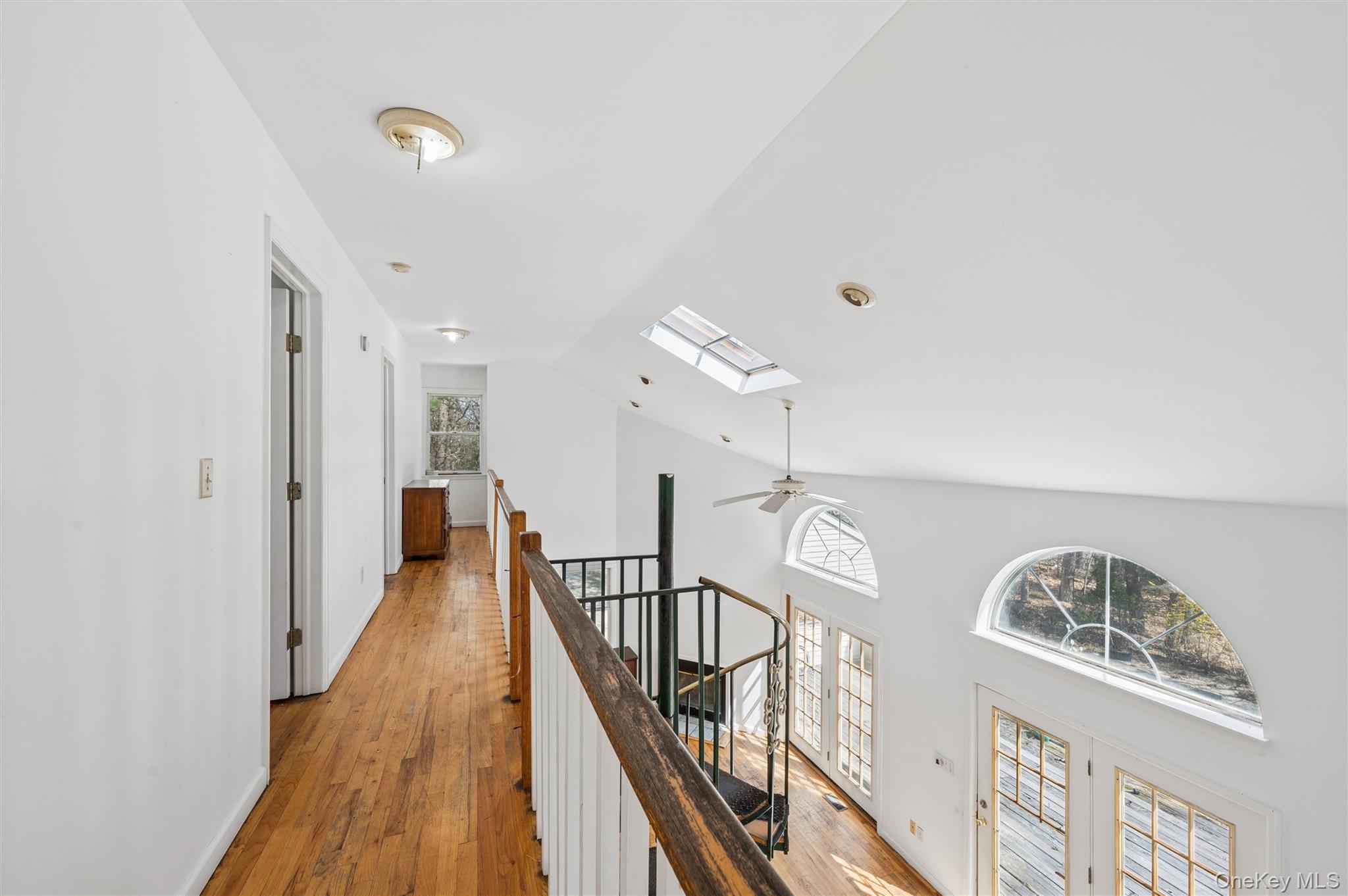 221 E Montauk Highway Property Photo 17
