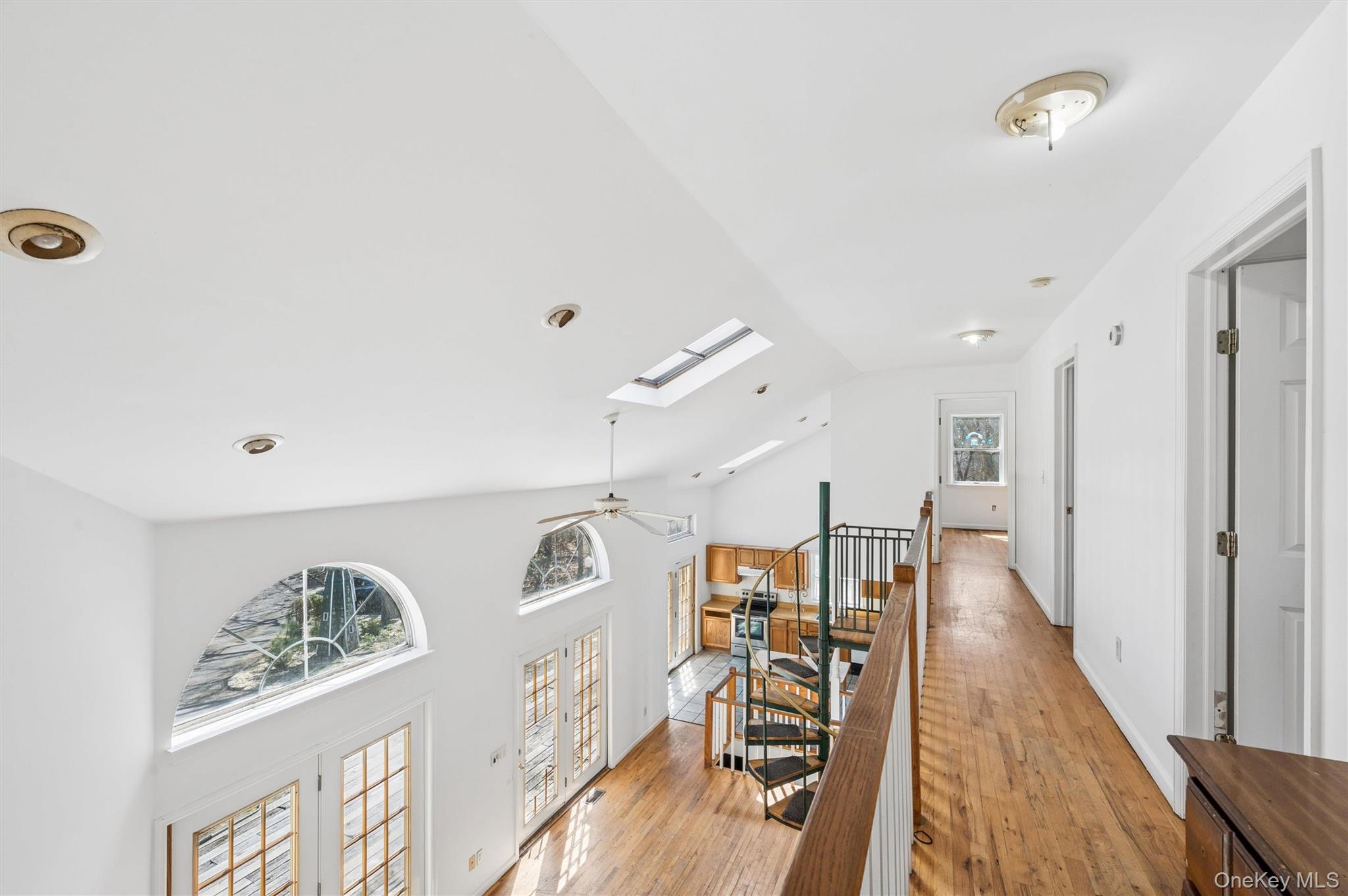 221 E Montauk Highway Property Photo 18