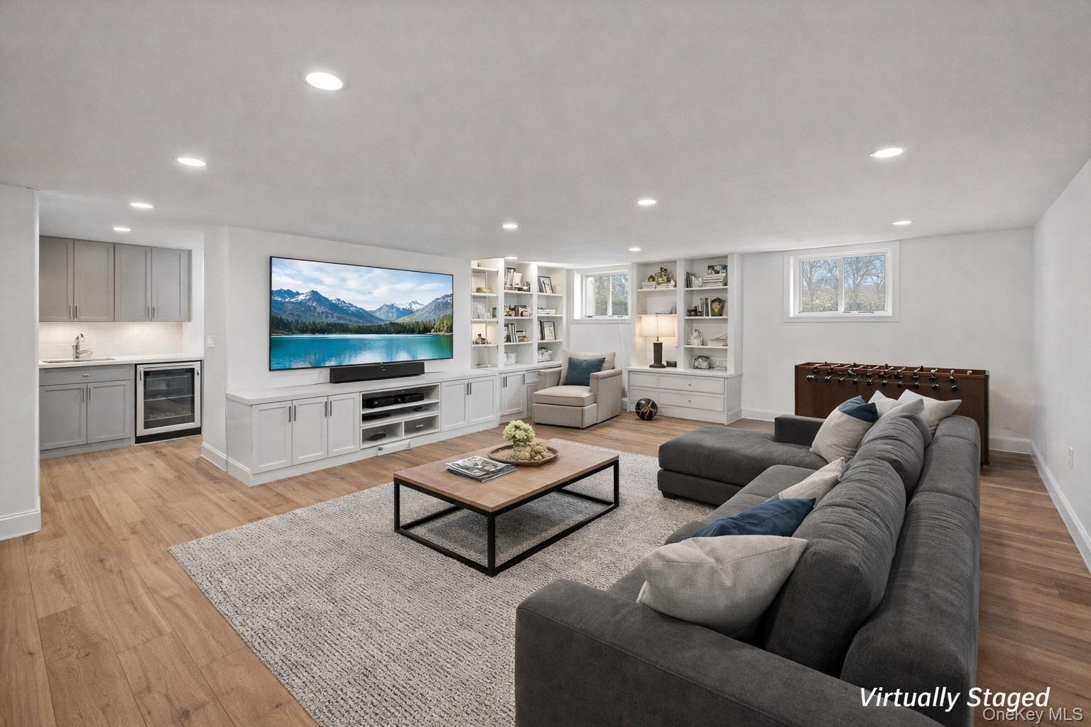 221 E Montauk Highway Property Photo 23