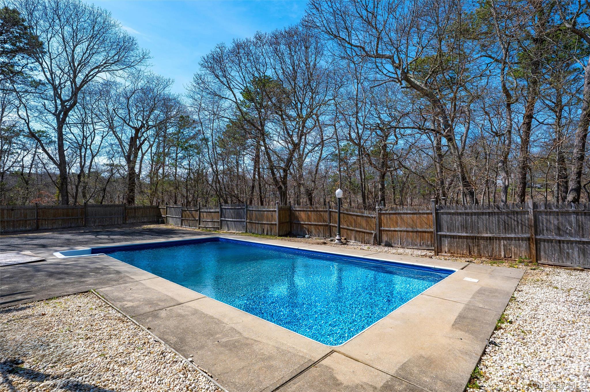221 E Montauk Highway Property Photo 25