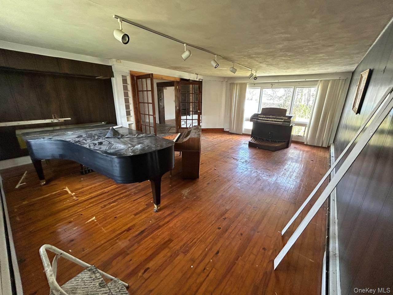 31 East Avenue Property Photo 8
