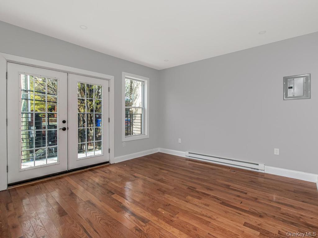 588 Van Nest Avenue Property Photo 4