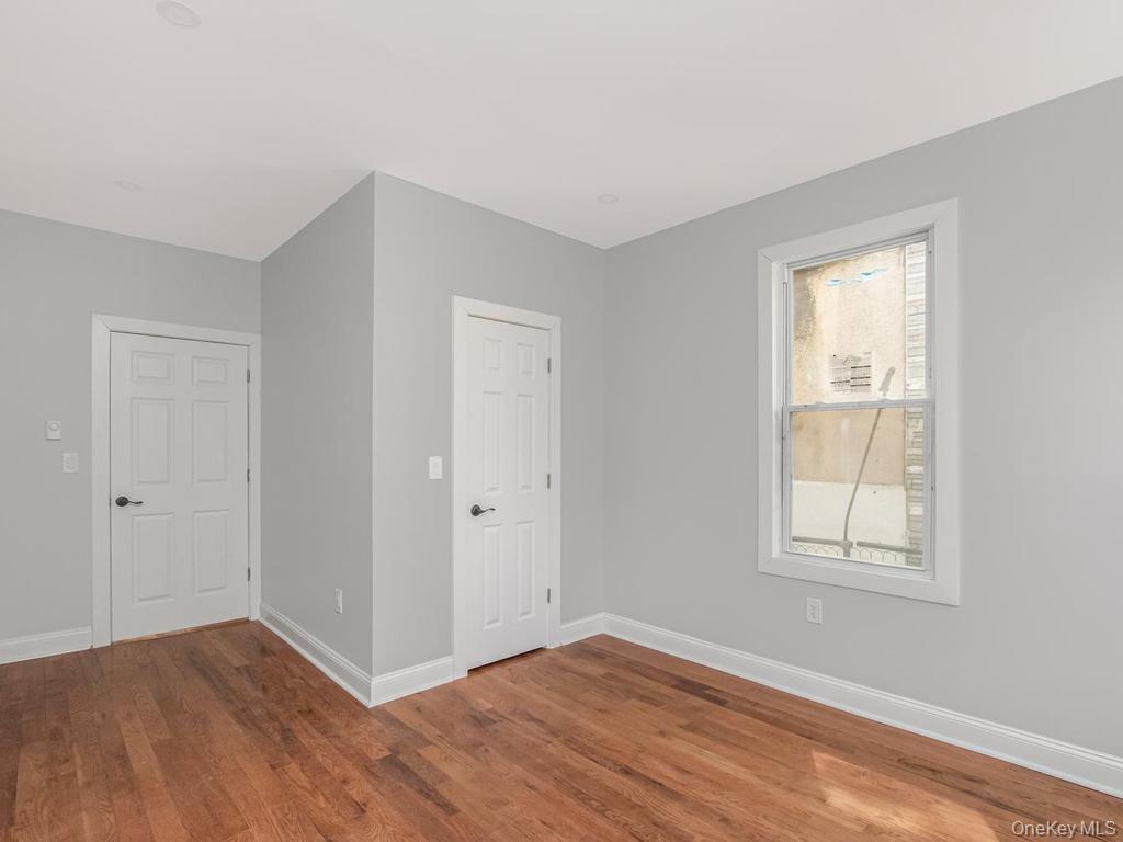 588 Van Nest Avenue Property Photo 9