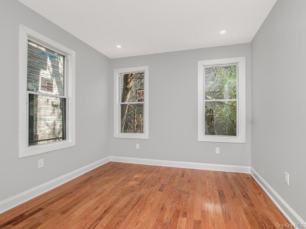 588 Van Nest Avenue Property Photo 10