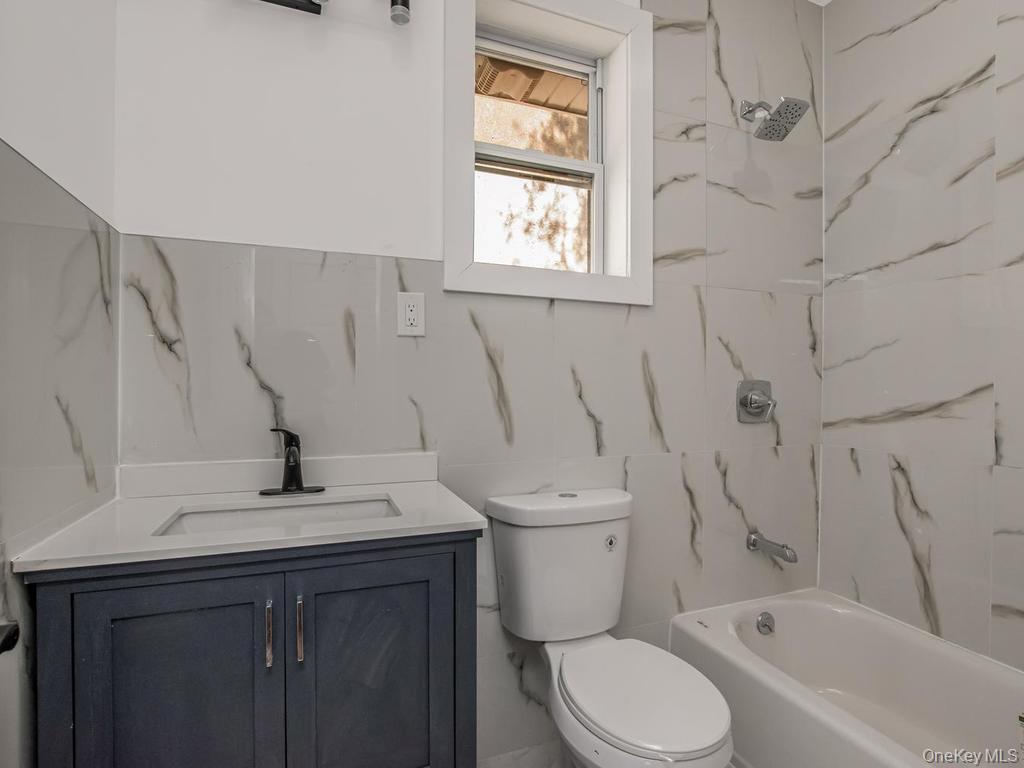 588 Van Nest Avenue Property Photo 11