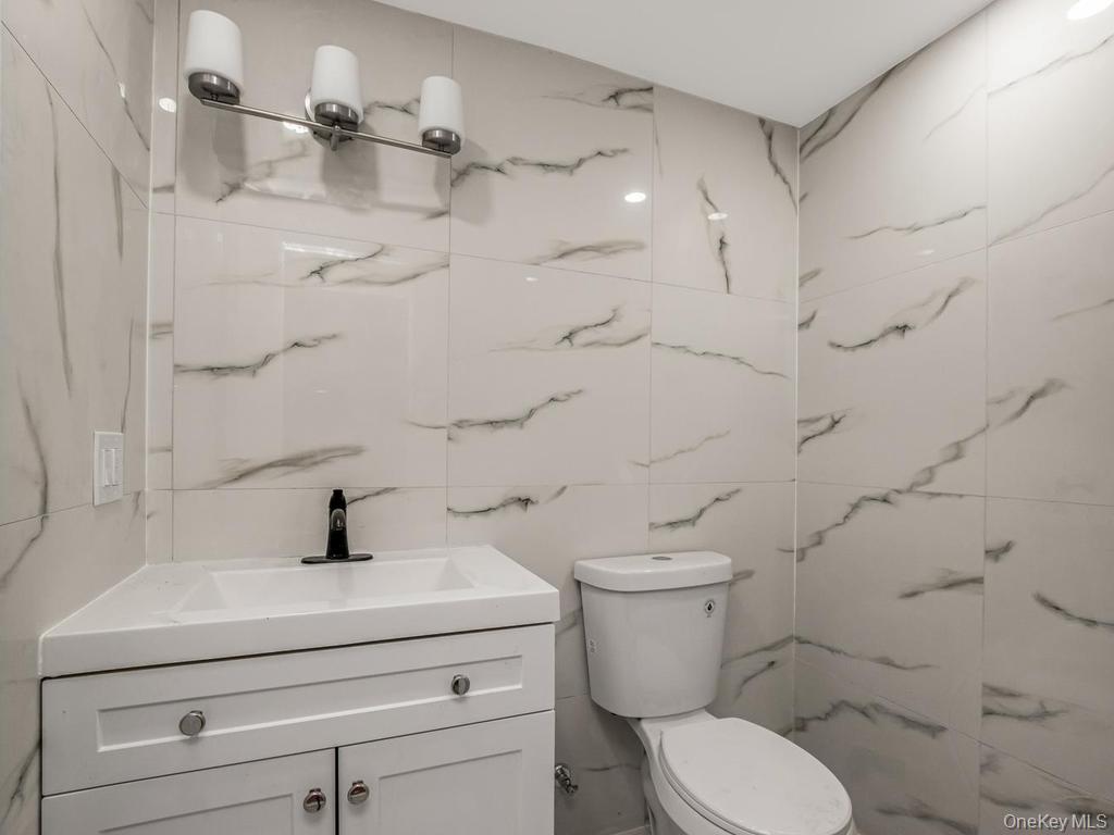 588 Van Nest Avenue Property Photo 16