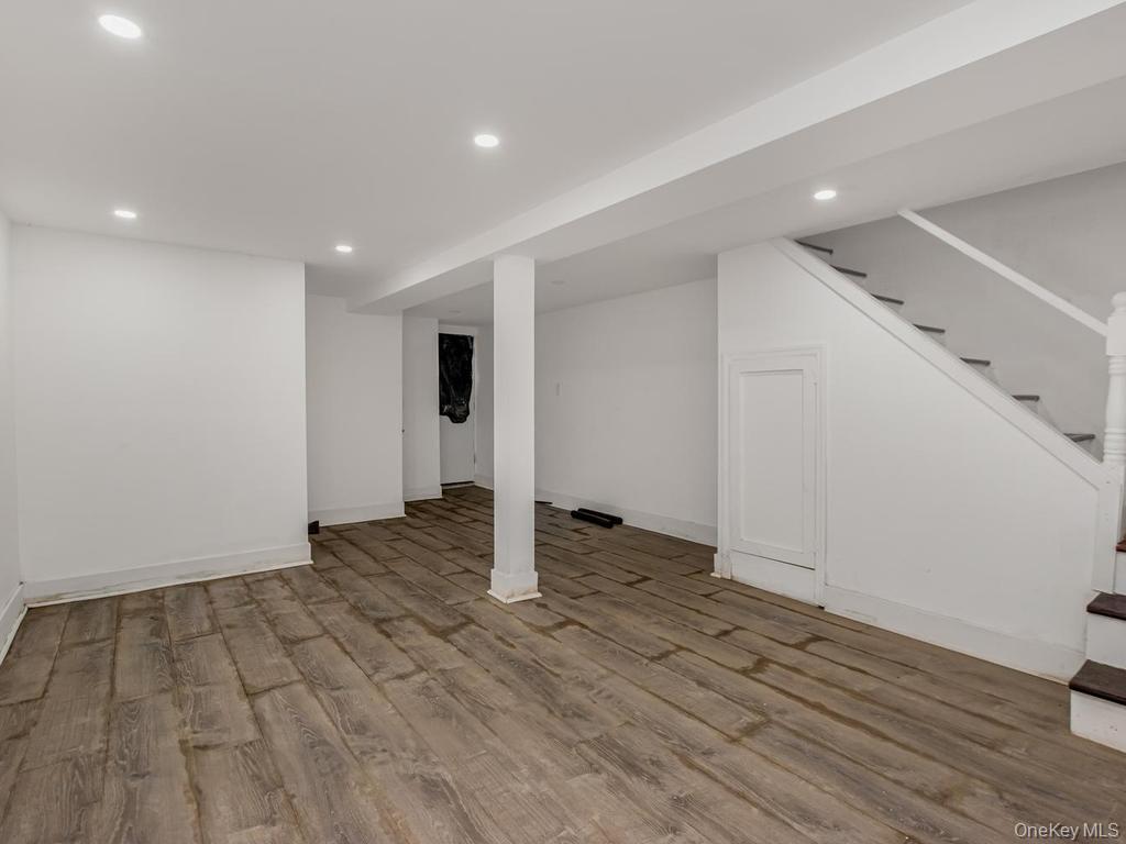 588 Van Nest Avenue Property Photo 17