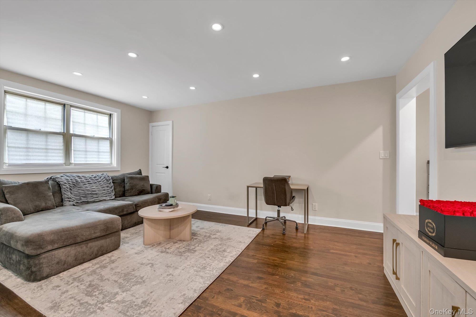 6939 213th Street 218 Property Photo 6