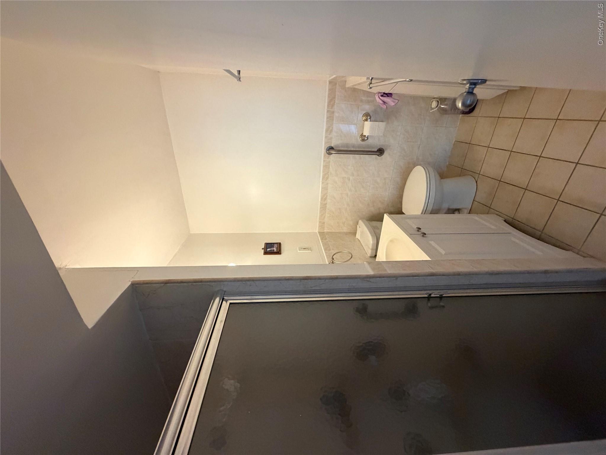 140-55 34 Avenue 4r Property Photo 4