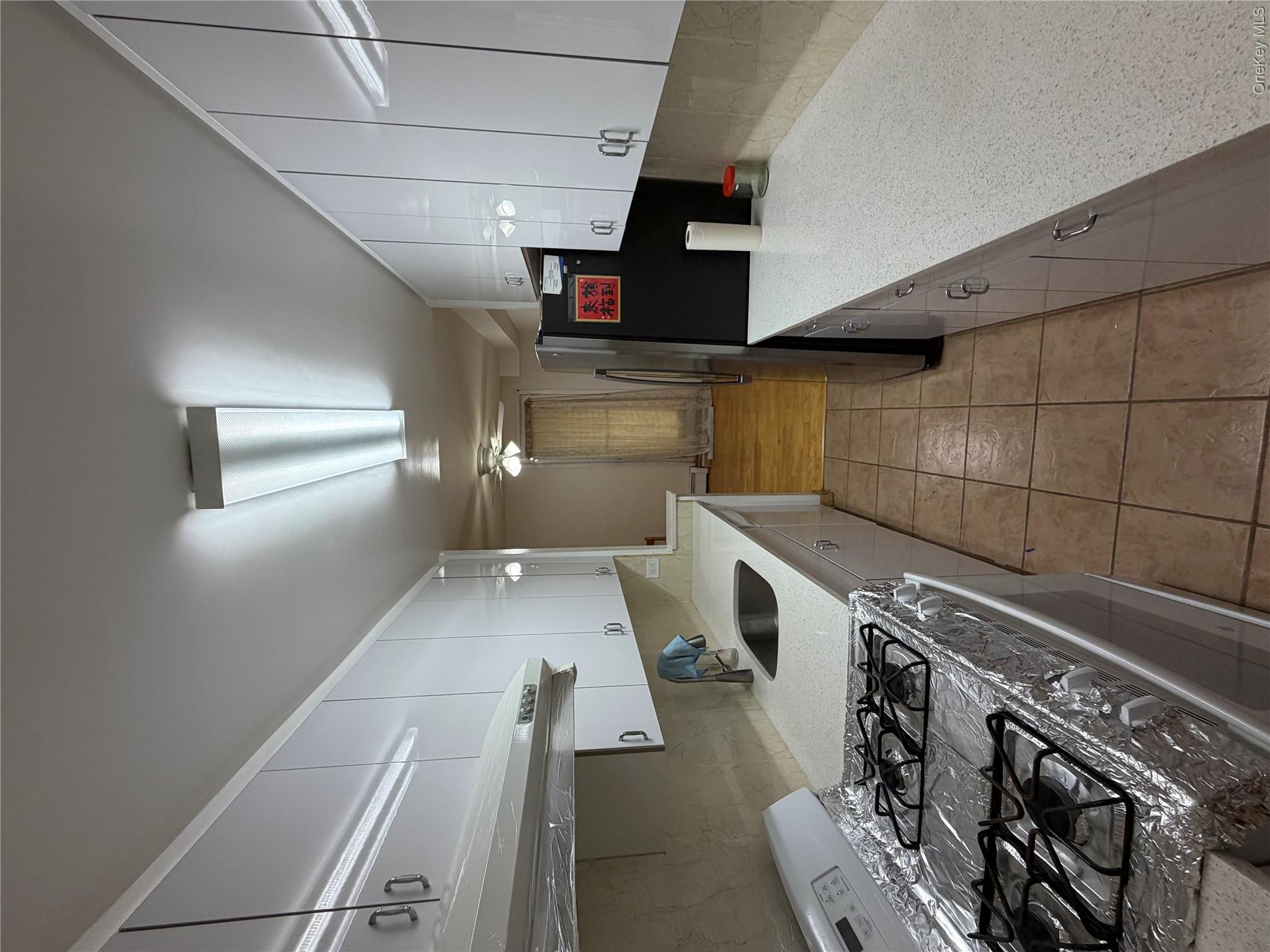 140-55 34 Avenue 4r Property Photo 8