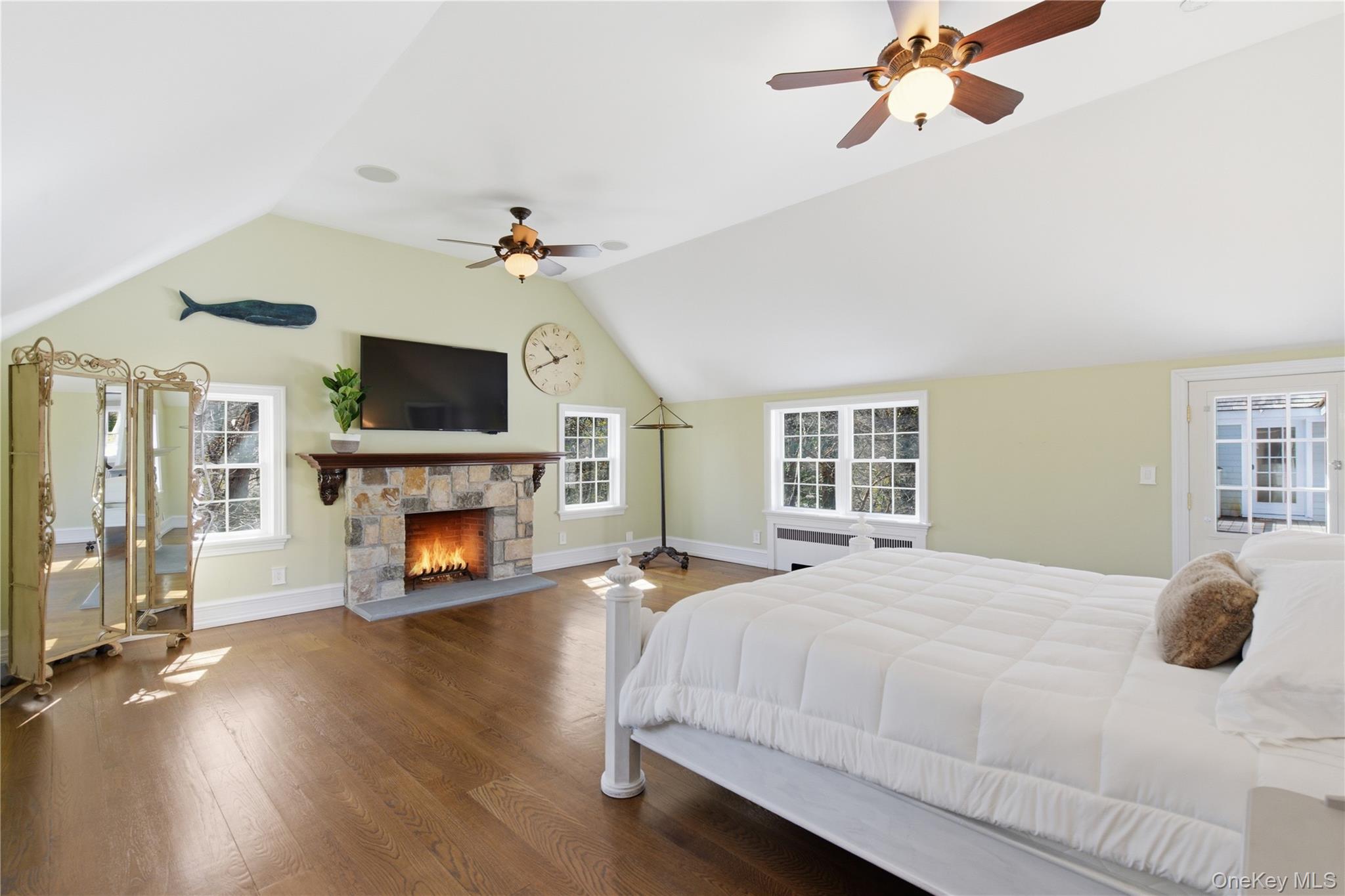 395 W Neck Road Property Photo 15
