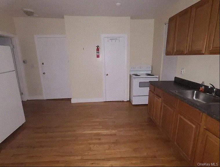 108 Vineyard Avenue Property Photo 4
