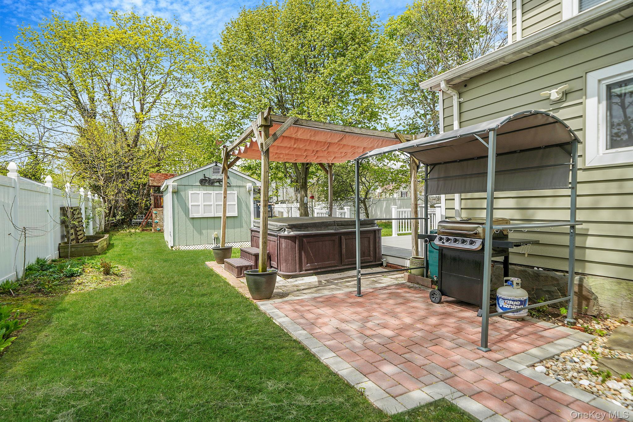 74 Maple Avenue Property Photo 35