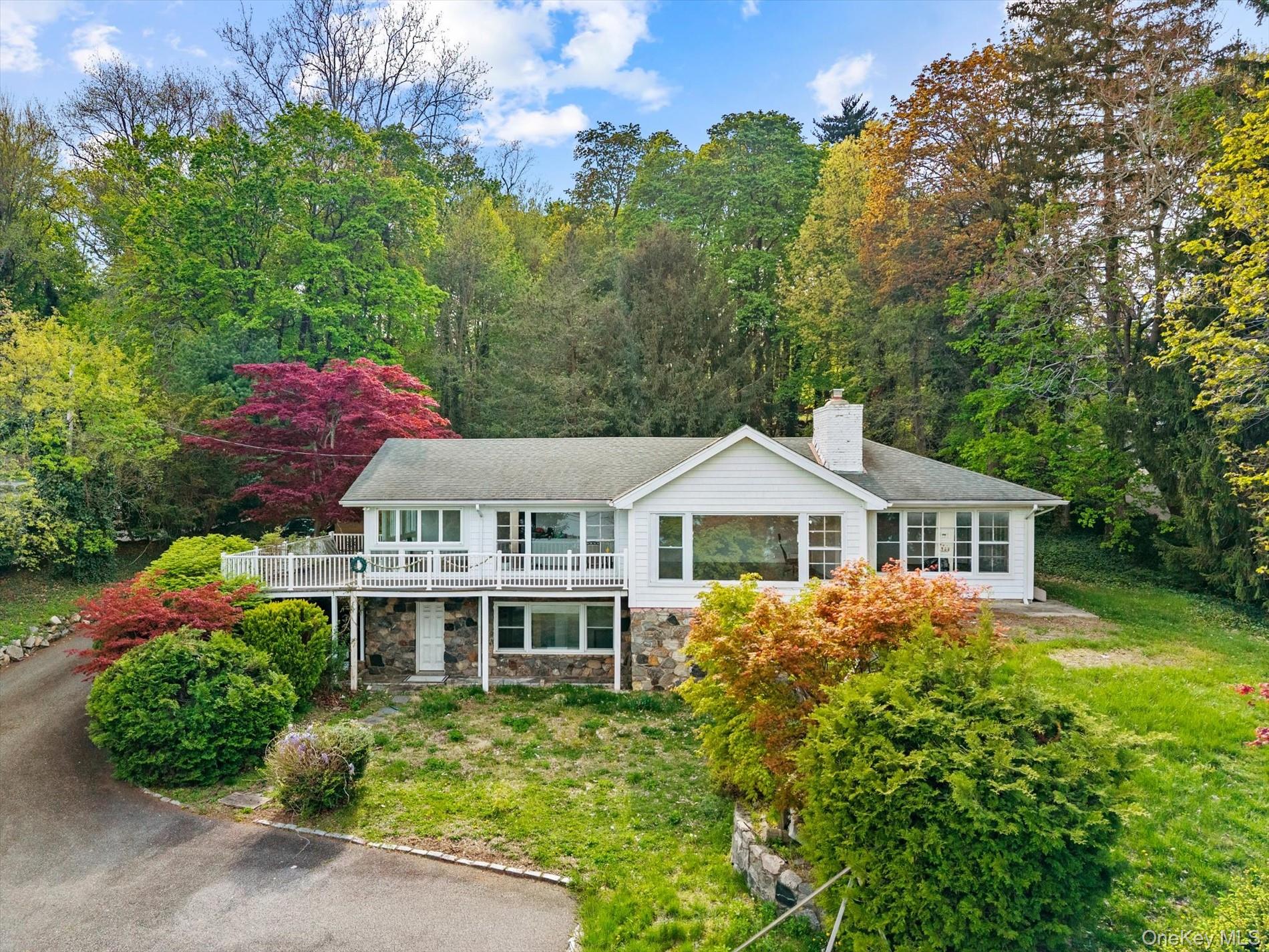 355 E Shore Road Property Photo 1