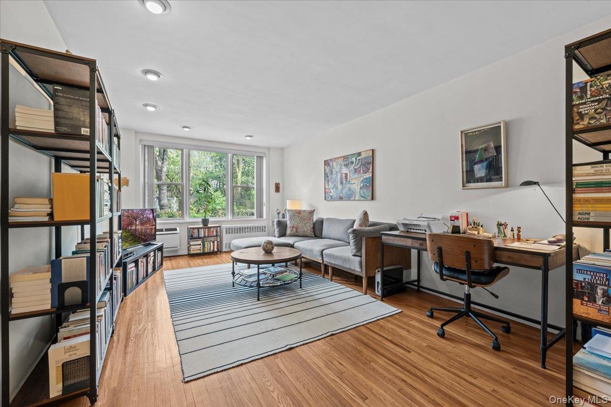 601 Kappock Street 2F Property Photo 1
