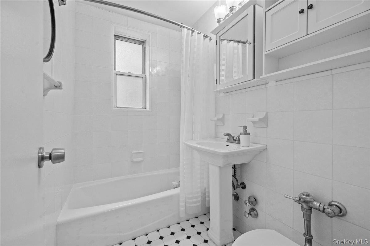 601 Kappock Street 2f Property Photo 8