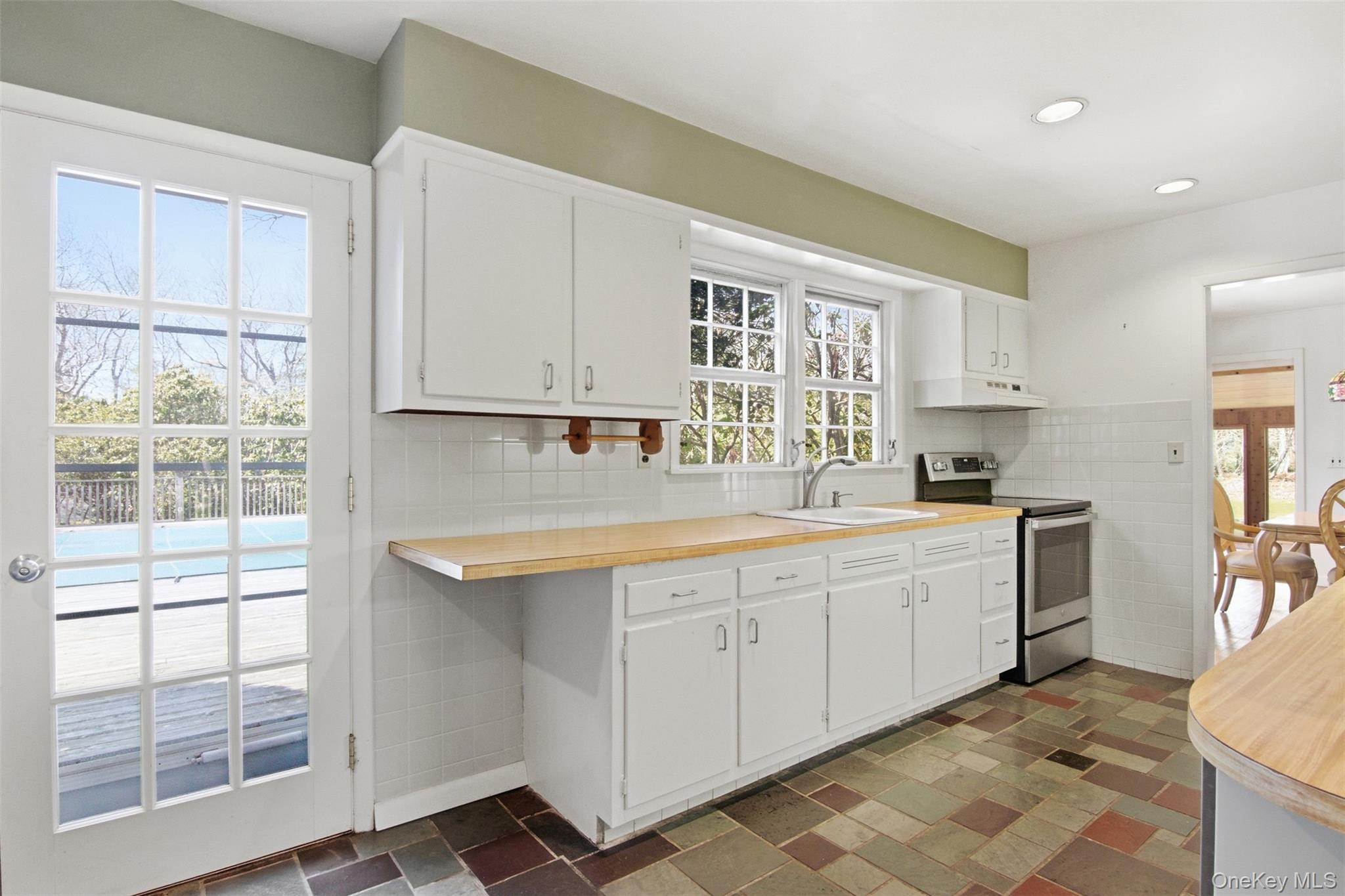 6 Oakland Lane Property Photo 16
