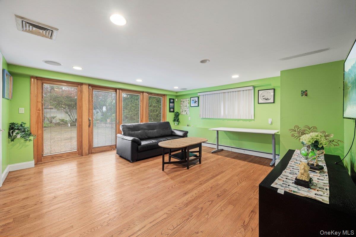 35 Hilldale Road Property Photo 6