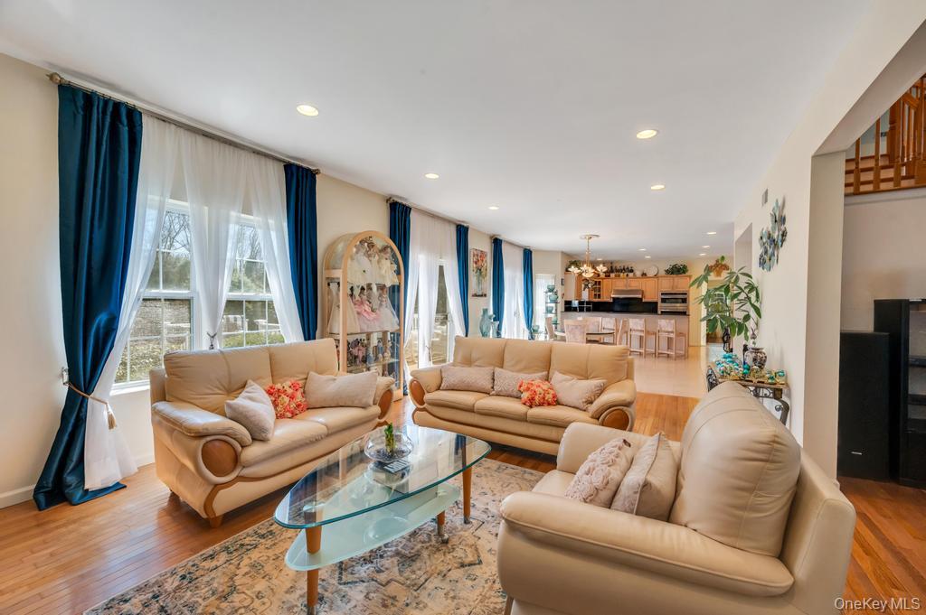 7 Stadium Boulevard Property Photo 18