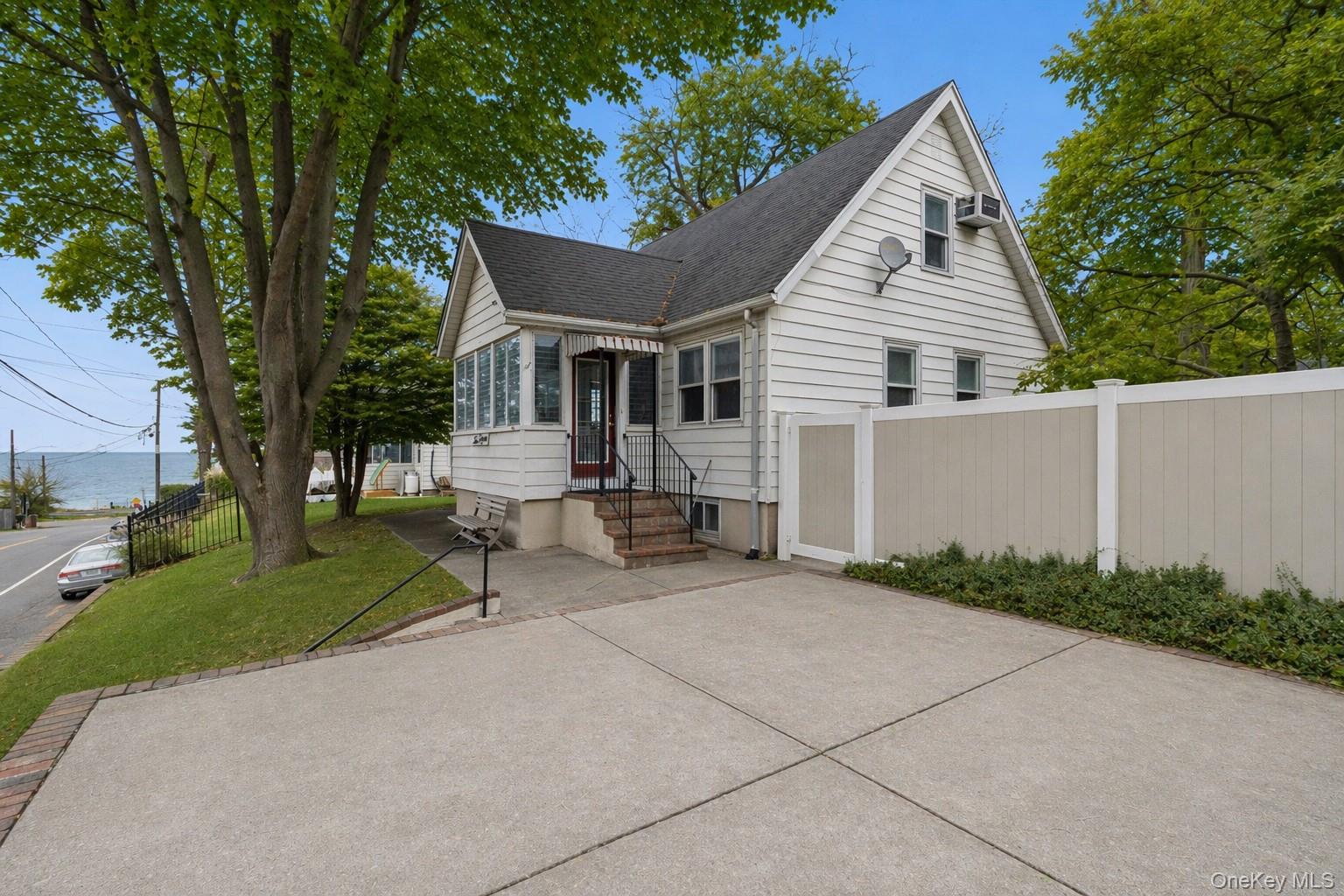 215 Hallock Landing Road Property Photo 2