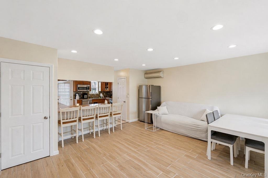550 Cross Bay Boulevard Property Photo 6