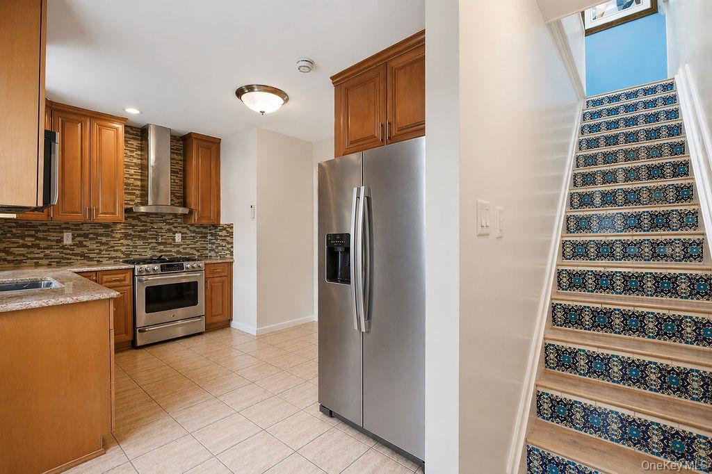 550 Cross Bay Boulevard Property Photo 8