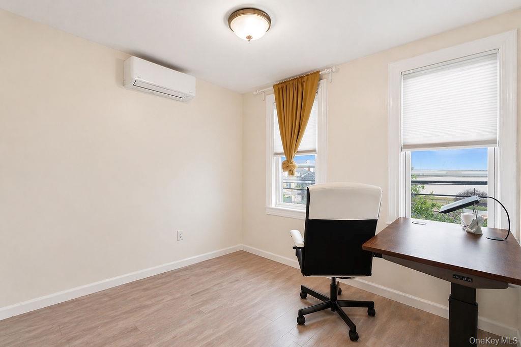 550 Cross Bay Boulevard Property Photo 13