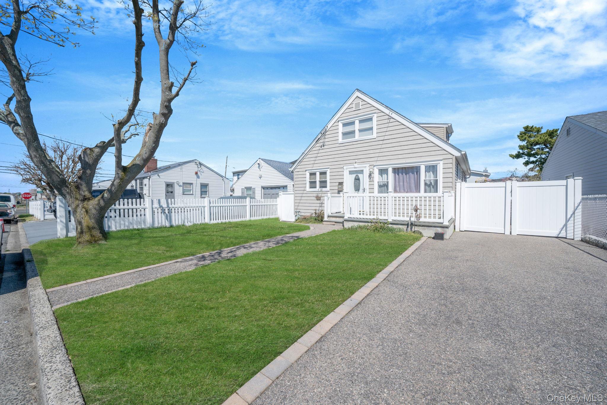 82 E Seacrest Avenue Property Photo 3