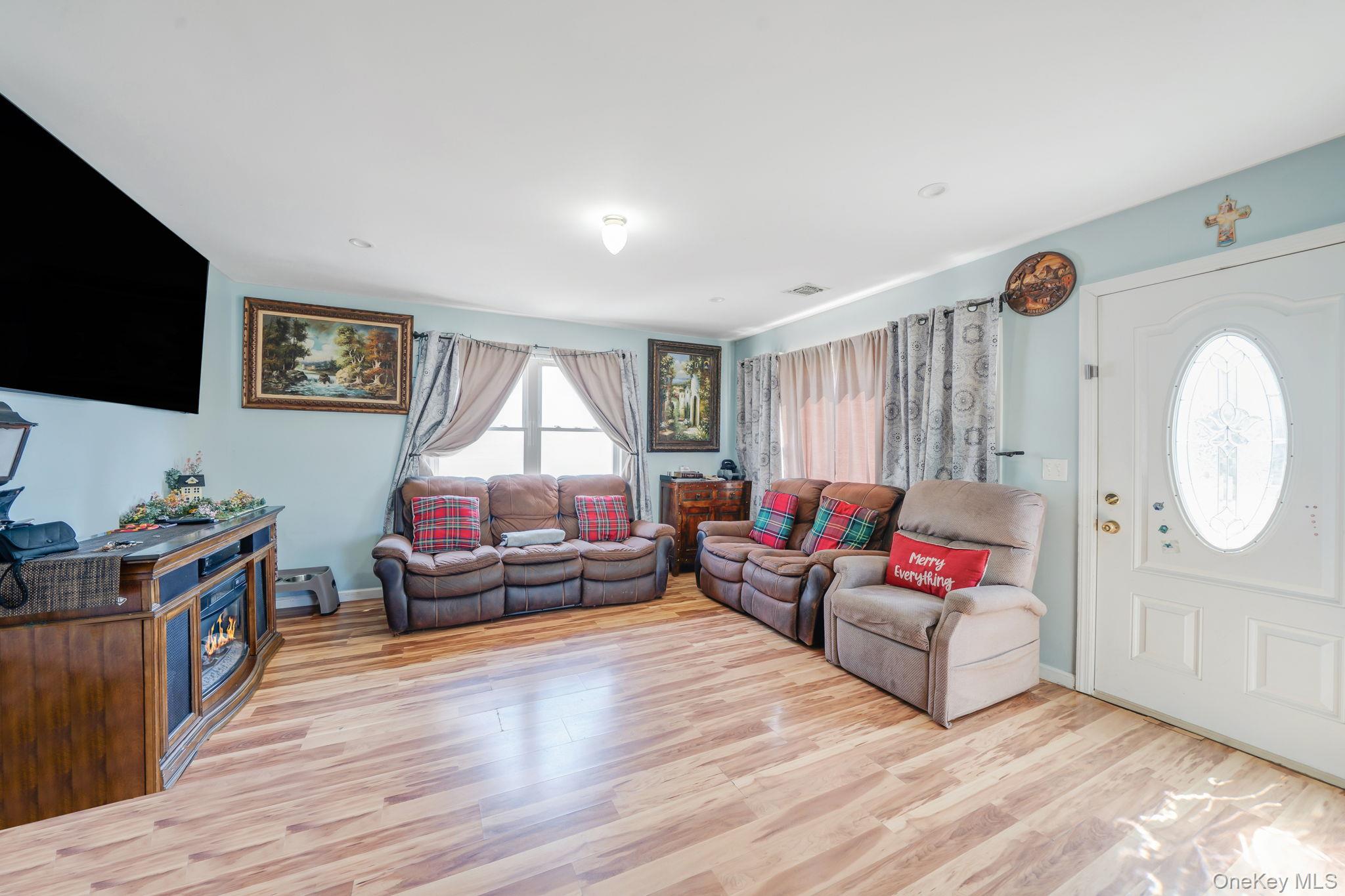 82 E Seacrest Avenue Property Photo 8