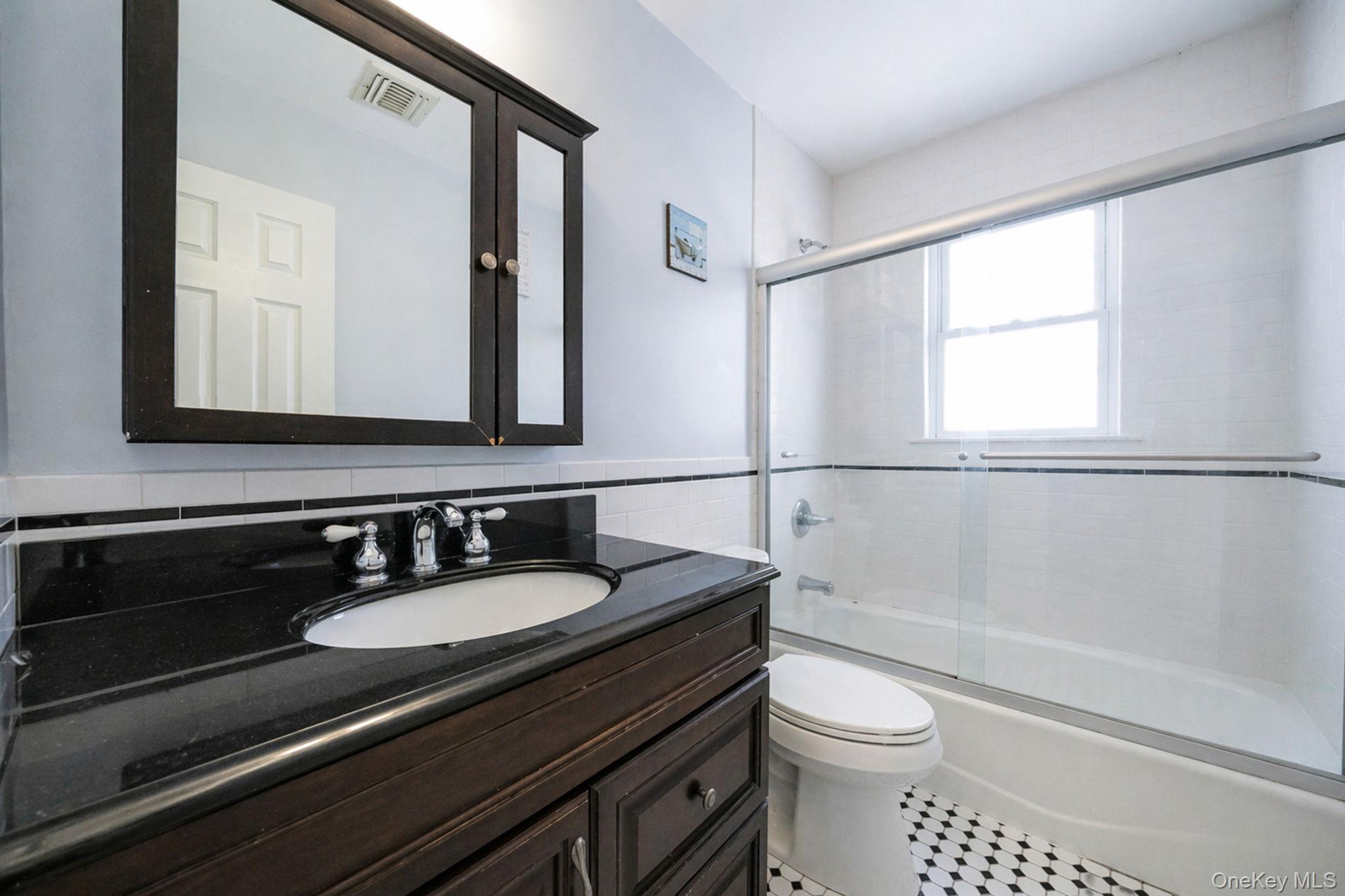 82 E Seacrest Avenue Property Photo 16