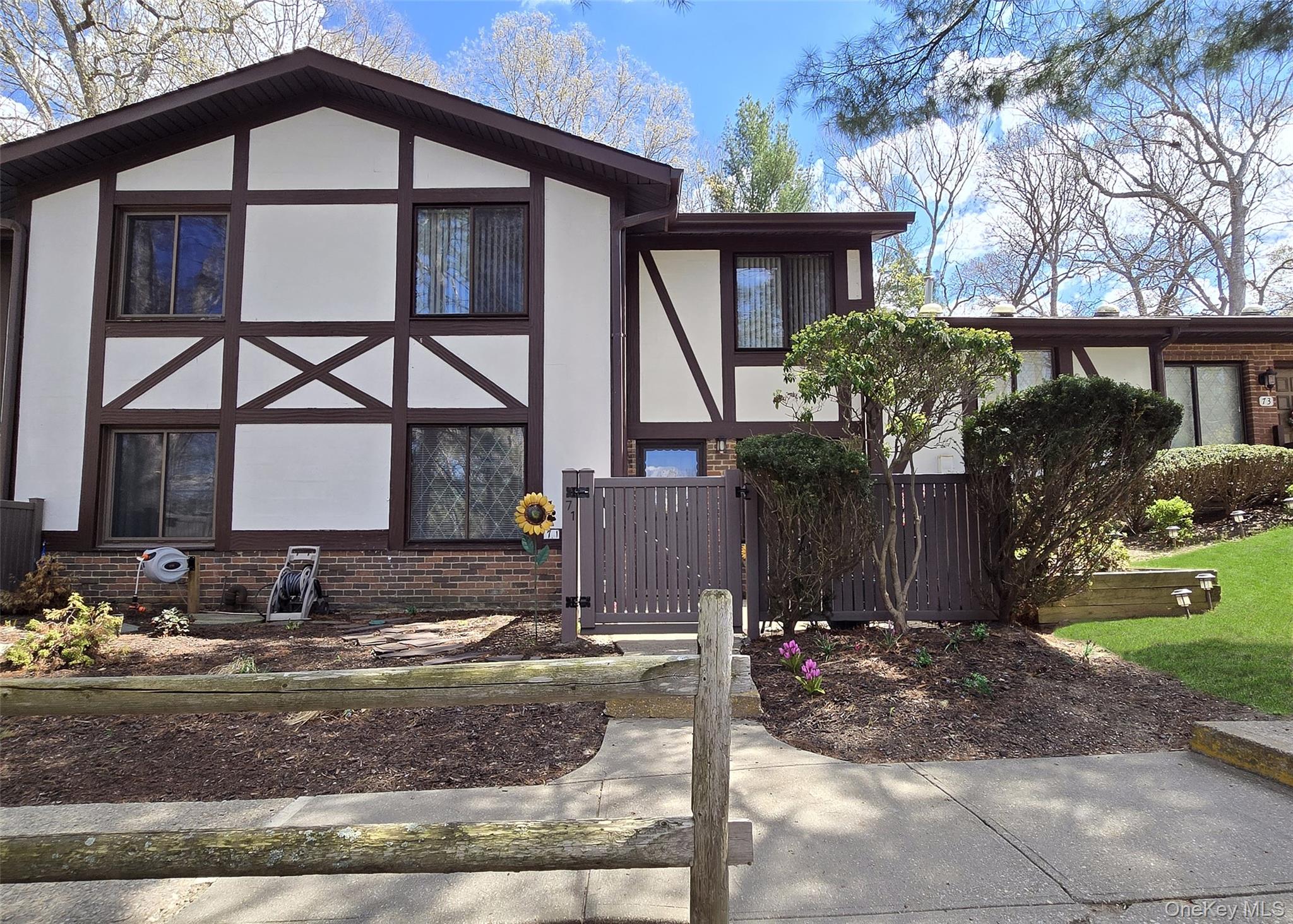 71 Skyline Drive Property Photo 1