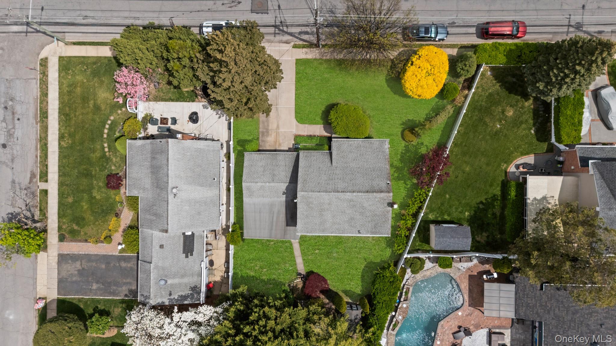 266 Bellmore Road Property Photo 2