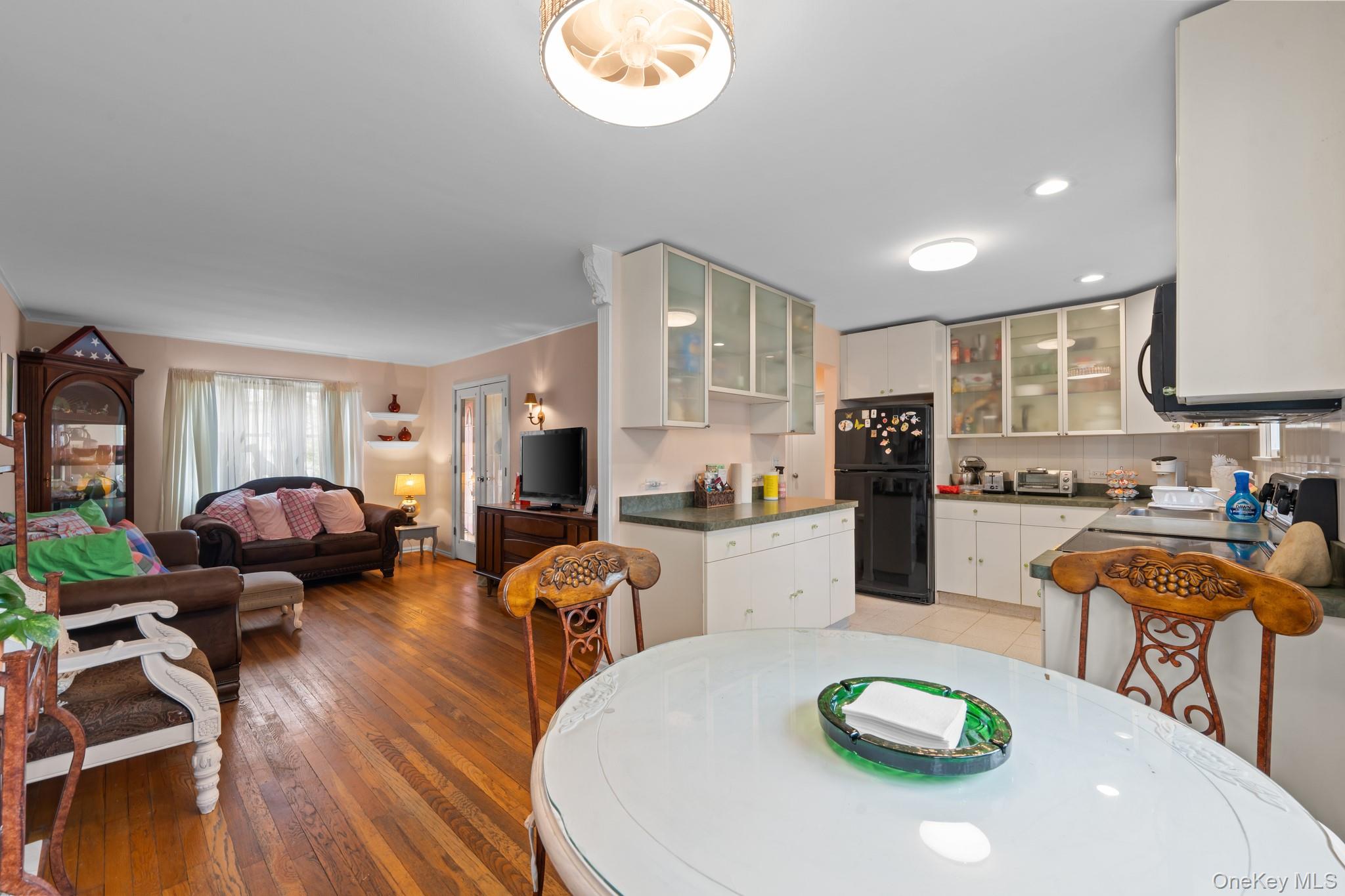 266 Bellmore Road Property Photo 14