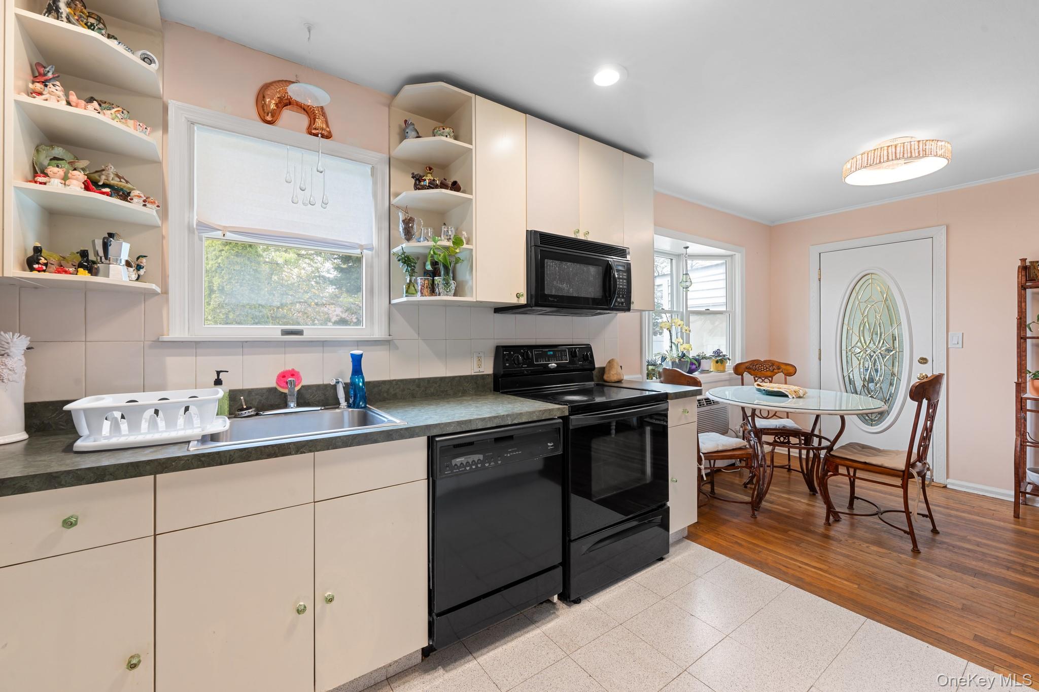 266 Bellmore Road Property Photo 23