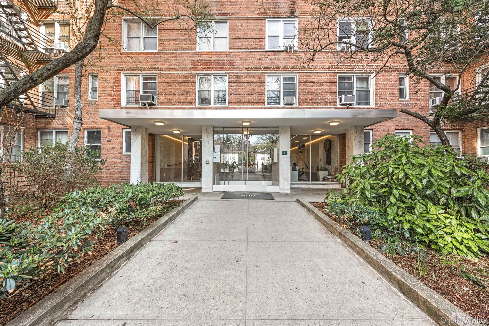 800 Grand Concourse 3bs Property Photo 3