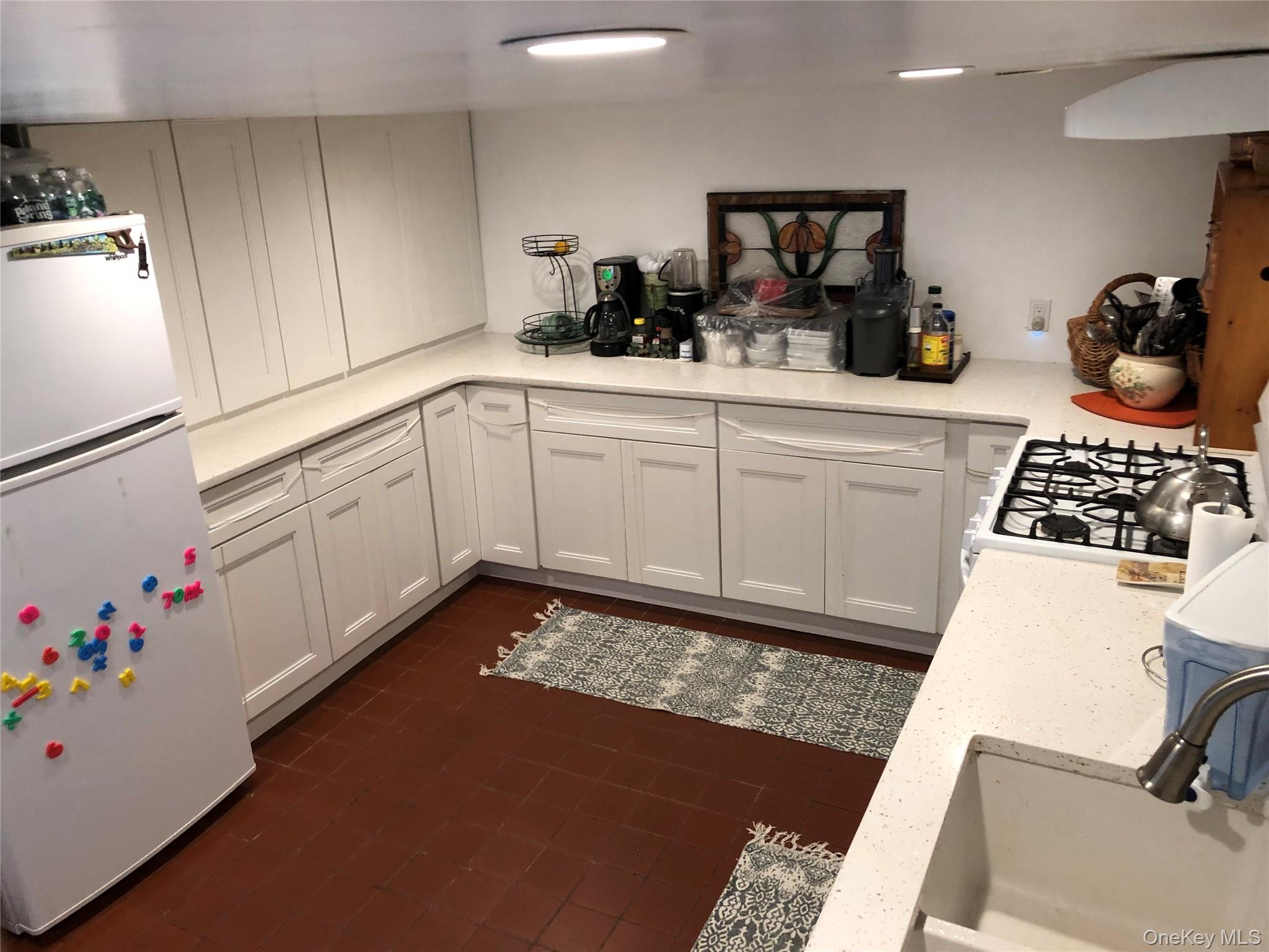 1673 Northern Boulevard Property Photo 10