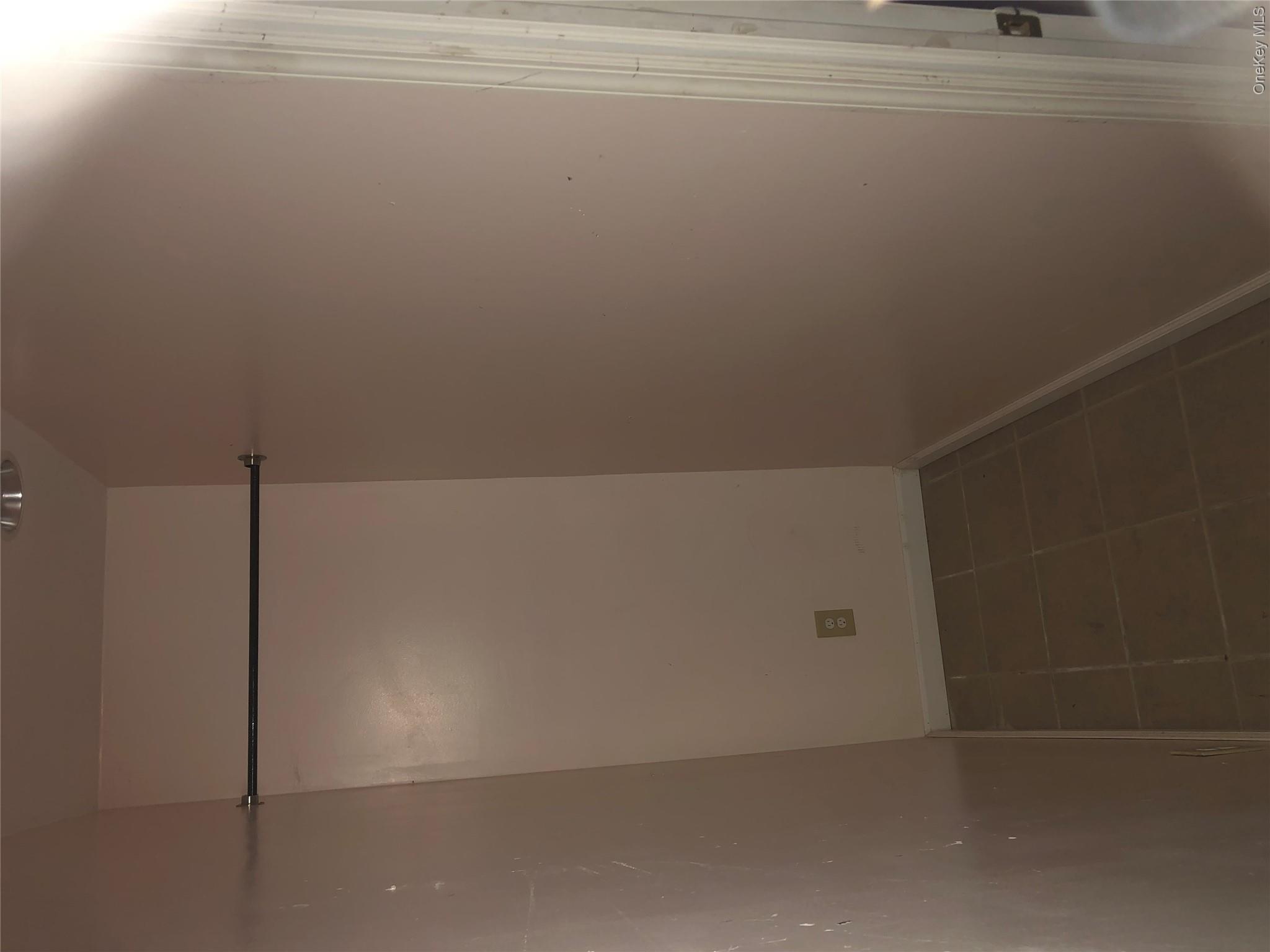 1673 Northern Boulevard Property Photo 12