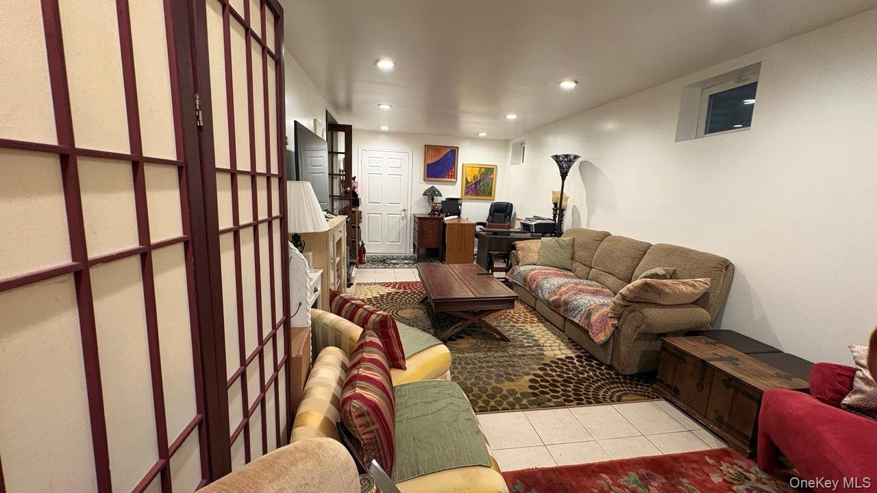 1673 Northern Boulevard Property Photo 14