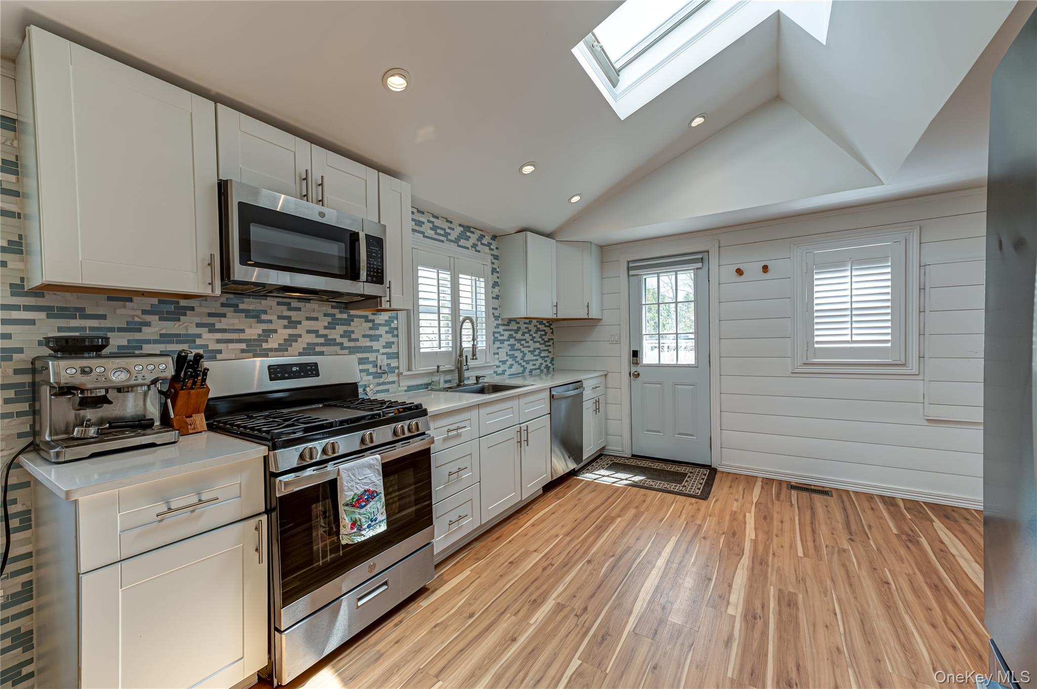6 Longview Drive Property Photo 1