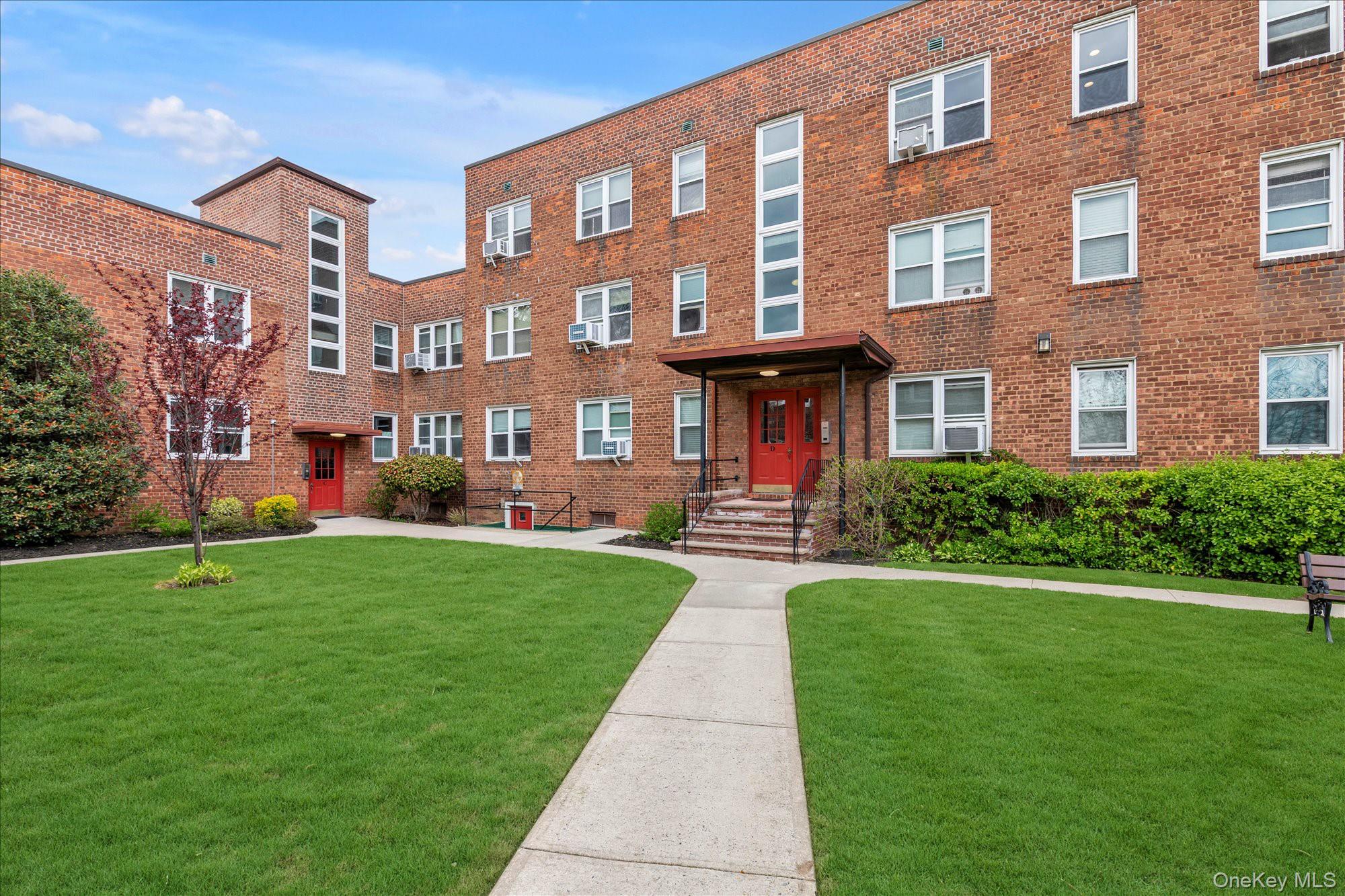 275 Maple Avenue D6 Property Photo 2