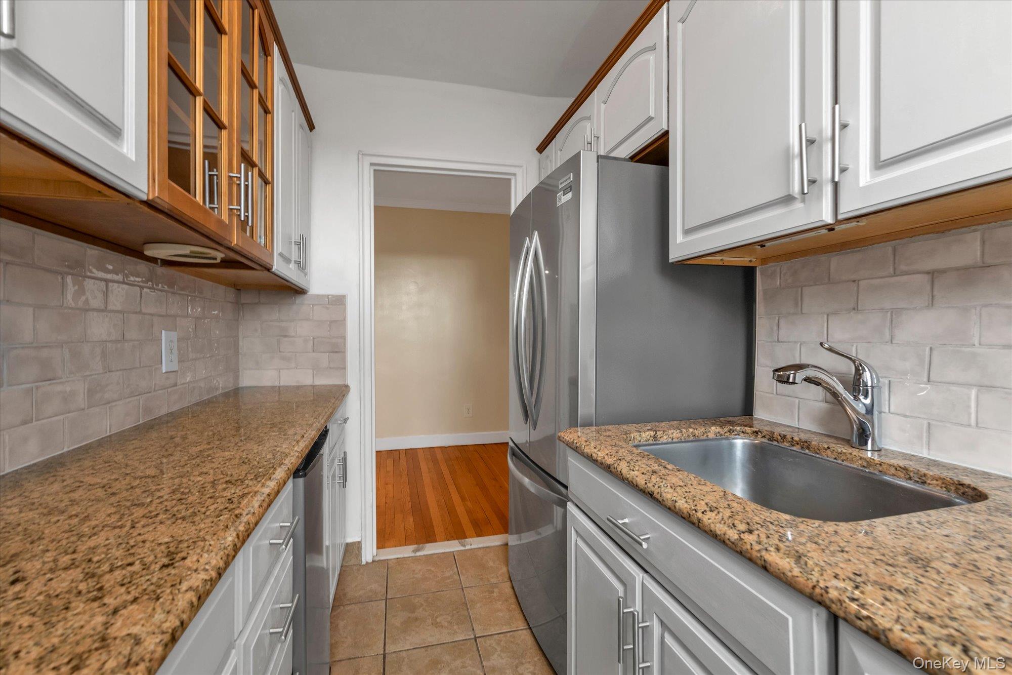 275 Maple Avenue D6 Property Photo 8