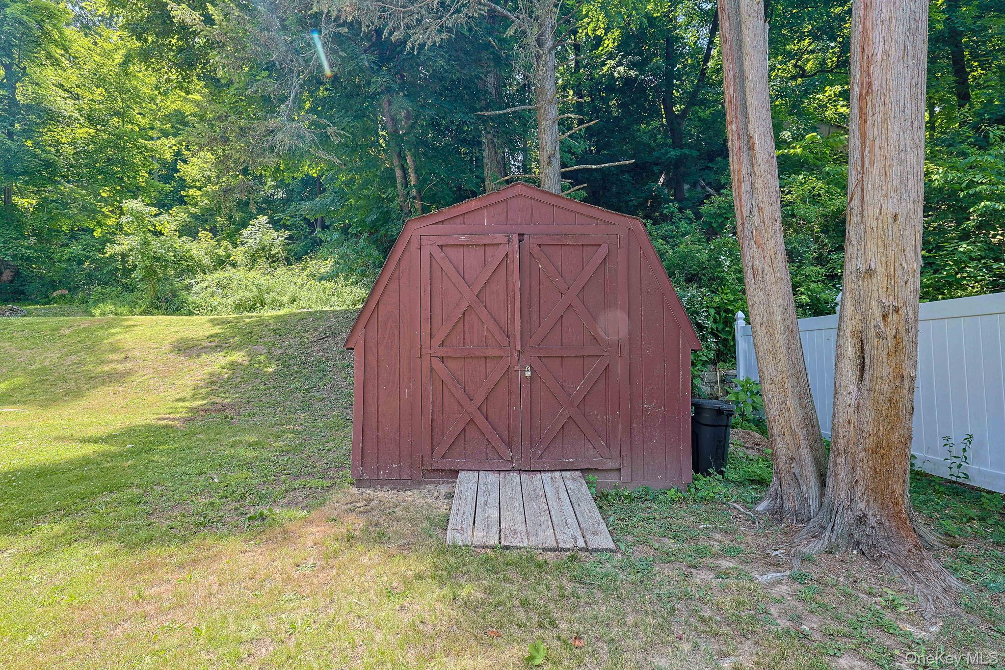 9 Library Road Property Photo 35