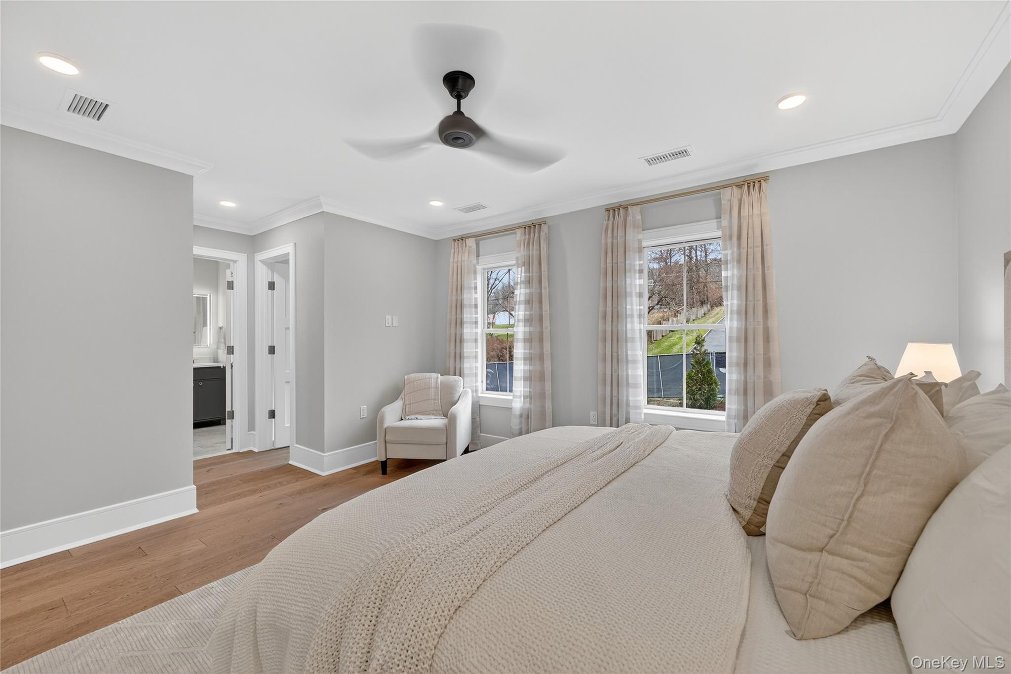 1833 Soundview Court Property Photo 18