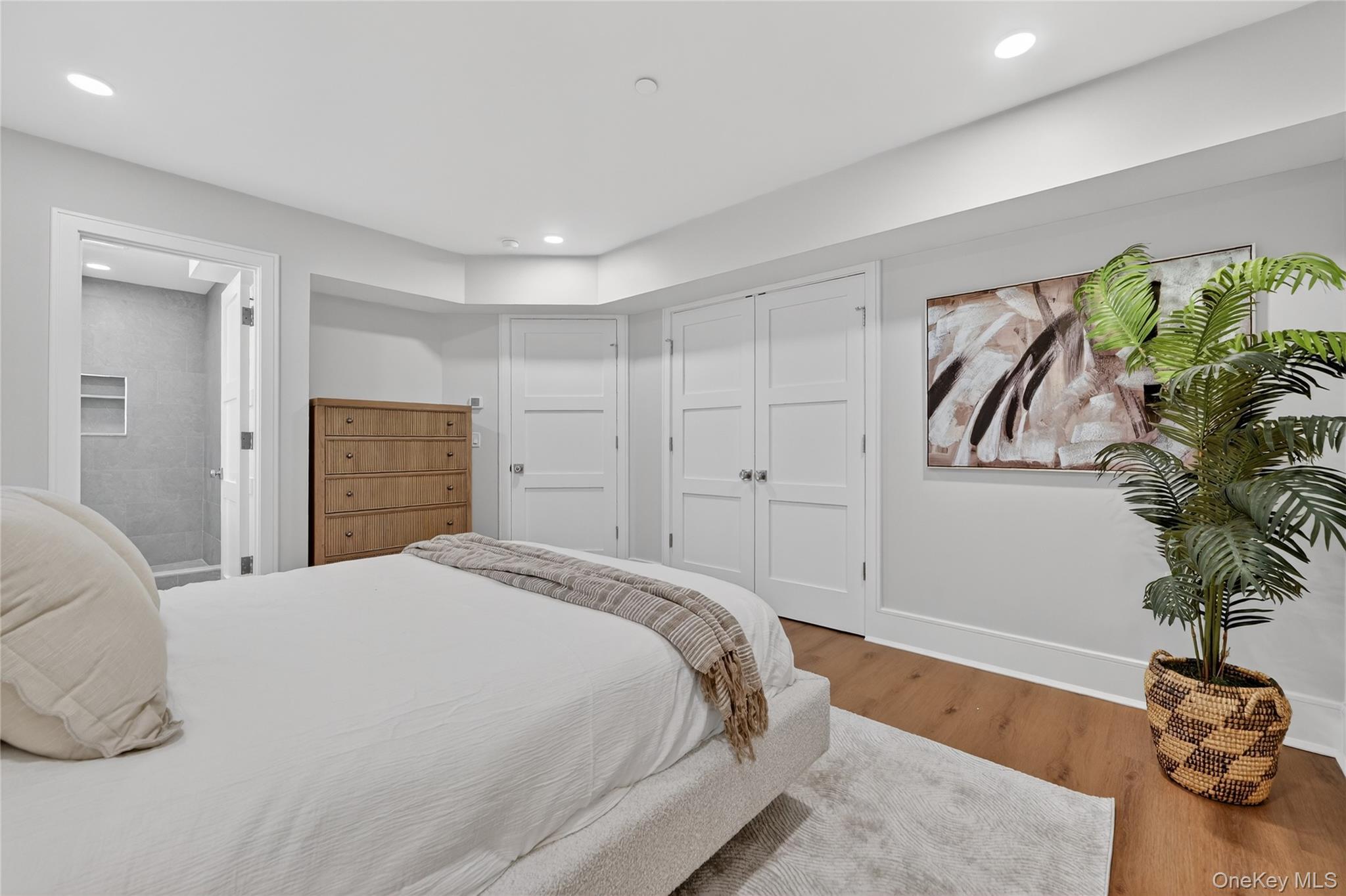 1833 Soundview Court Property Photo 25