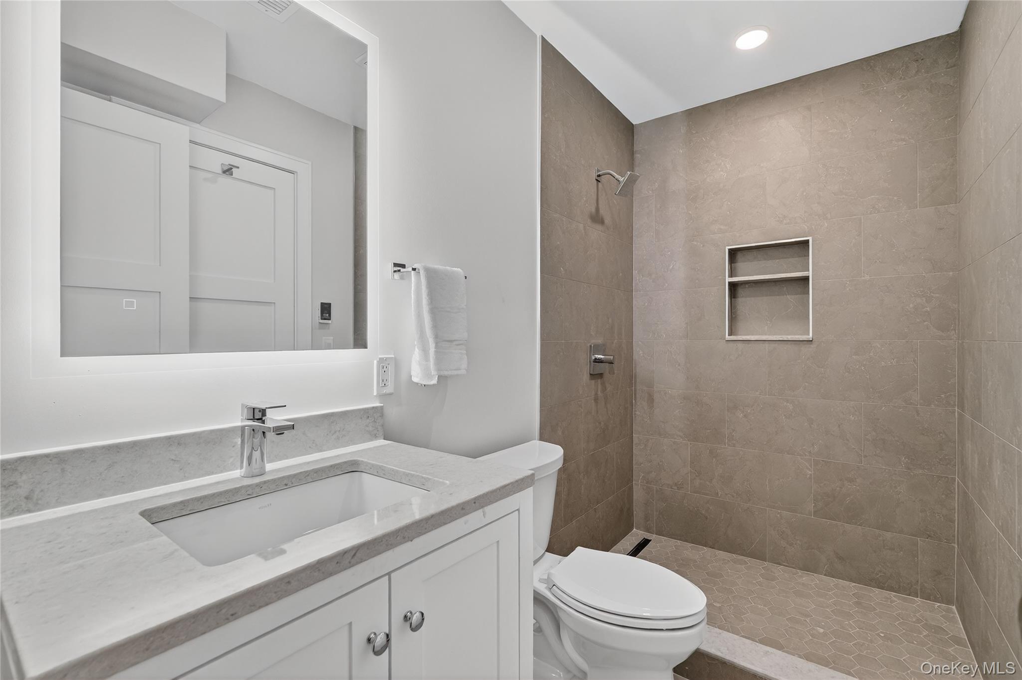 1833 Soundview Court Property Photo 26