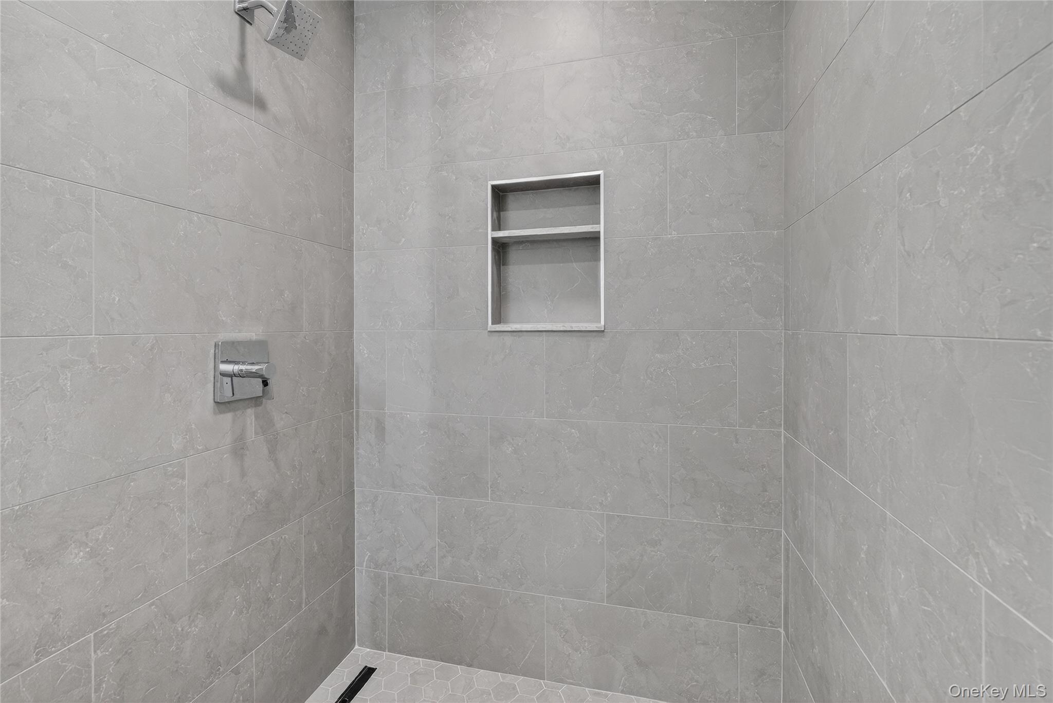 1833 Soundview Court Property Photo 27
