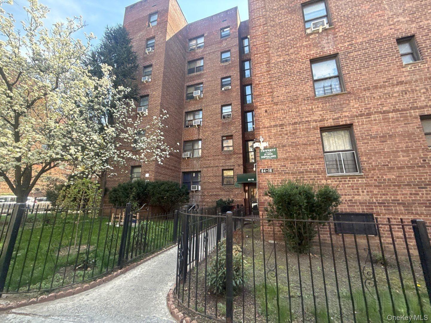 84-16 Elmhurst Avenue 5e Property Photo 3