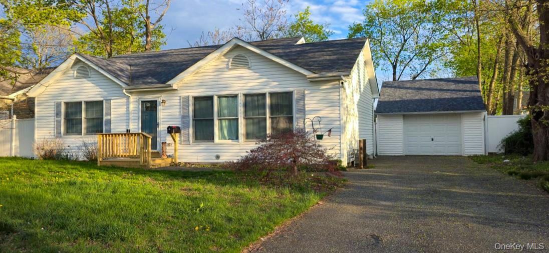 46 E Maple Street Property Photo 1